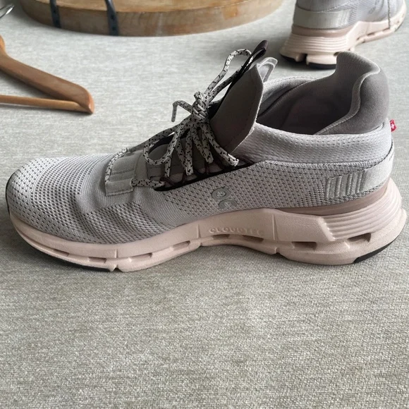 Women’s On Cloud Tennis shoes - Picture 8 of 13